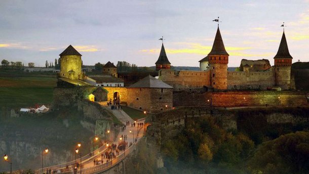 Як працівники Камянець-Подільського музею підкорили мережу танцями: вражаюче відео