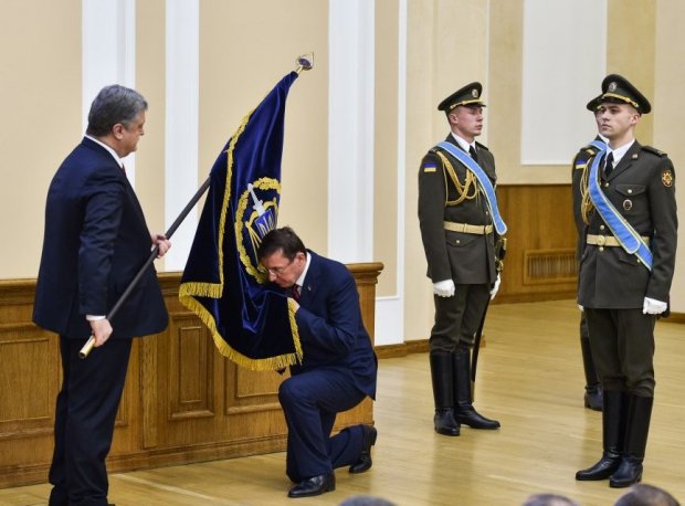 Як відпочинок Порошенка на Мальдівах повязаний з антикорупційними війнами