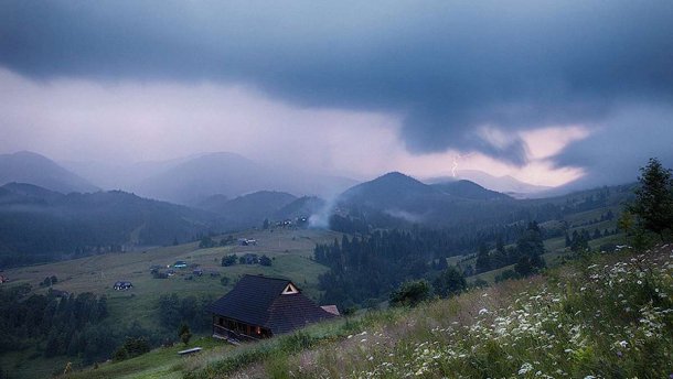 Захід України накриє негода: синоптики зробили попередження
