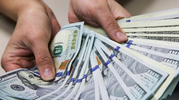 Зарплата в доларах в Україні нижча, ніж у половині країн СНД