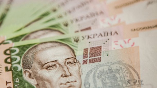 Зарплатный вопрос депутатов: что выберет Зеленский?