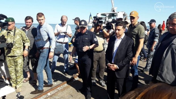 Зеленський відвідав Маріуполь у річницю звільнення міста