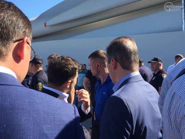 Зеленський відвідав Маріуполь у річницю звільнення міста