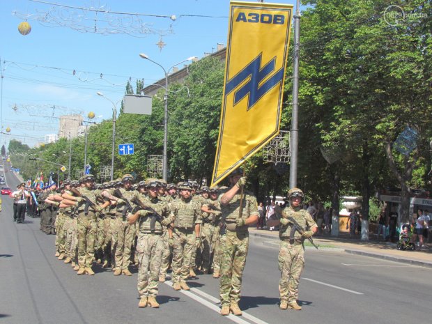 Зеленський відвідав Маріуполь у річницю звільнення міста