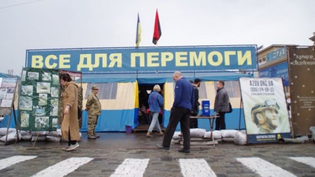 Жадан дав концерт у Харкові на підтримку волонтерського намету
