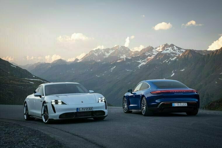 Автопроизводитель Porsche представил свой первый электрокар (ФОТО, ВИДЕО)