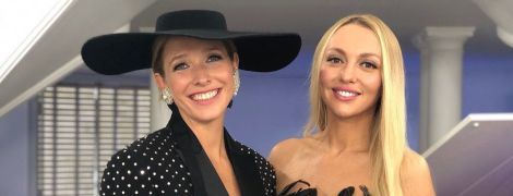 Без белья и в питоновых брюках: стильный лук ангела Victoria's Secret Эльзы Хоск