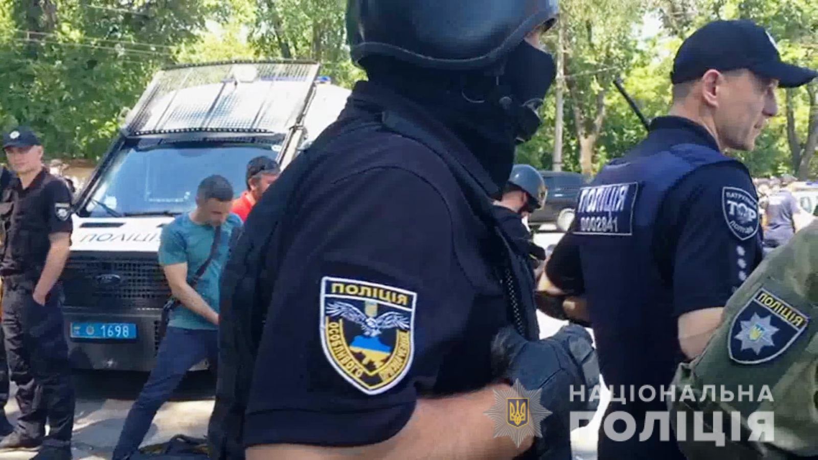 Бунт в одесской колонии: пострадали четыре тюремщика, полиция ведет переговоры с заключенными (ФОТО, ВИДЕО)
