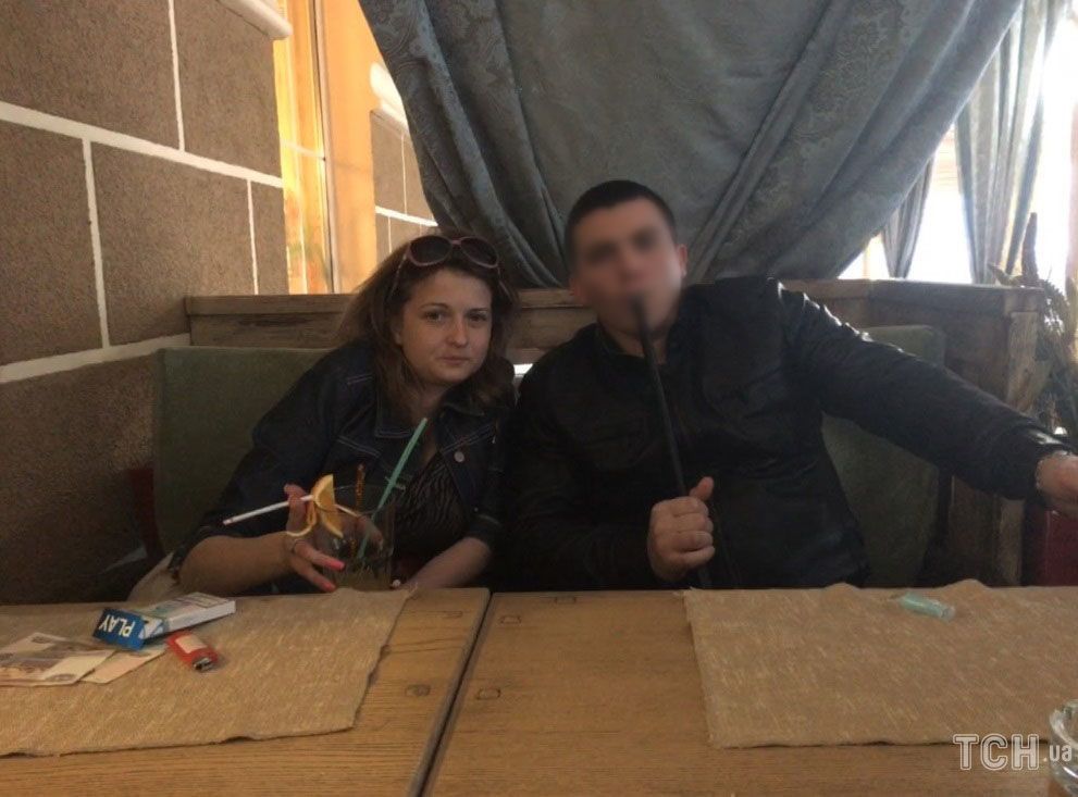 Дали 15 тысяч долларов. Я потратила на гульки и наркотики