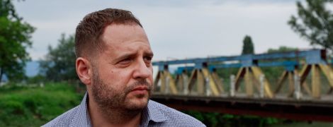 Деньги Игорь Кононенко получал через помощника Сережу