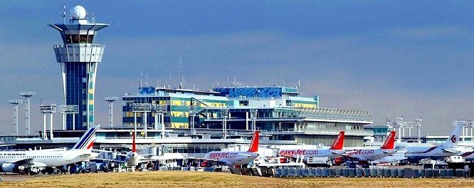 Какие украинские авиакомпании хотят летать из Киева в Париж