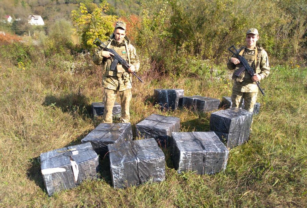 Контрабандисты в гидрокостюмах пытались переправить сигареты через реку Тиса, - ГПСУ