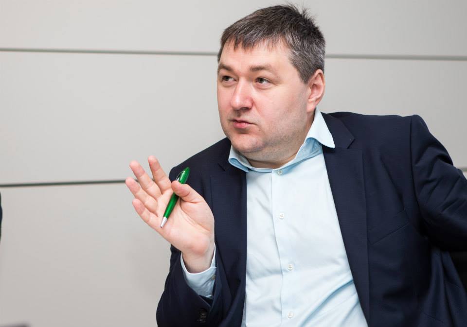 Мелкому и среднему бизнесу нужна помощь и защита государства, от крупного бизнеса, наоборот, нужно защищать государство — экс-замминистра инфраструктуры