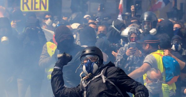 Митинг «желтых жилетов»: 380 арестованных и 38 раненых (ФОТО, ВИДЕО)