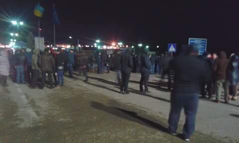 Митингующие заблокировали автодорогу на ПП Рава-Русская