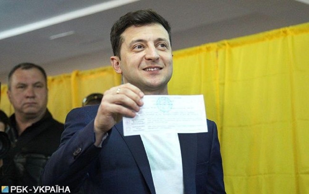 МВД займется Зеленским за демонстрацию бюллетеня