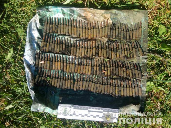 На берегу пруда в Харьковской области обнаружен пакет гранат (ФОТО)