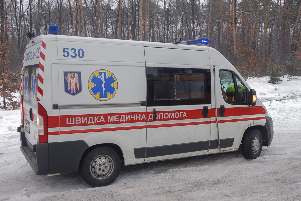 На Гостомельском шоссе под Киевом произошло тройное ДТП с участием маршрутки, 1 человек погиб