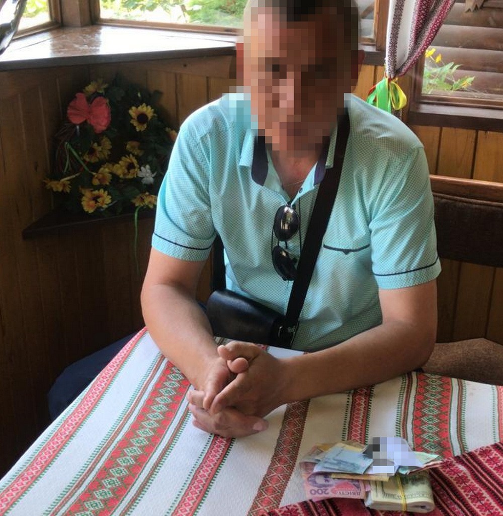 На взятке в 15 тыс. дол. погорел председатель одного из сельсоветов на Волыни (ФОТО)
