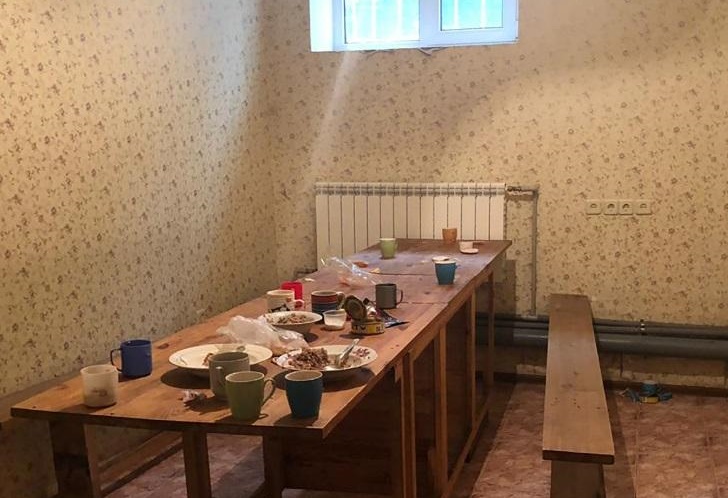 На Запорожье разоблачен реабилитационный центр, в котором незаконно удерживали 80 человек (ФОТО)