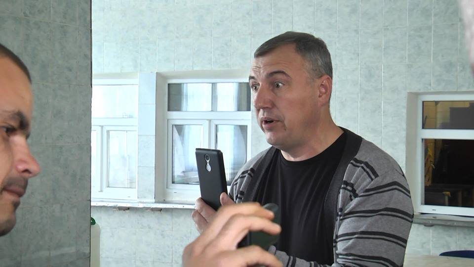 На журналистку телеканала 112 Украина напали во время съемок сюжета о психоневрологическом интернате в Днепропетровской области