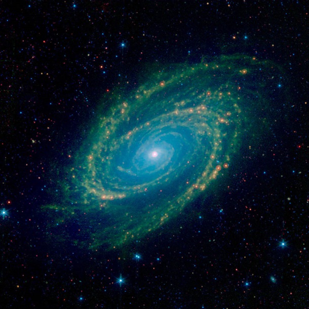NASA показало красочное инфракрасное изображение галактики