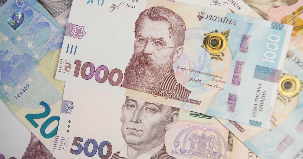 От 1 до 1000. Эволюция дизайна гривны и символика в двух инфографиках