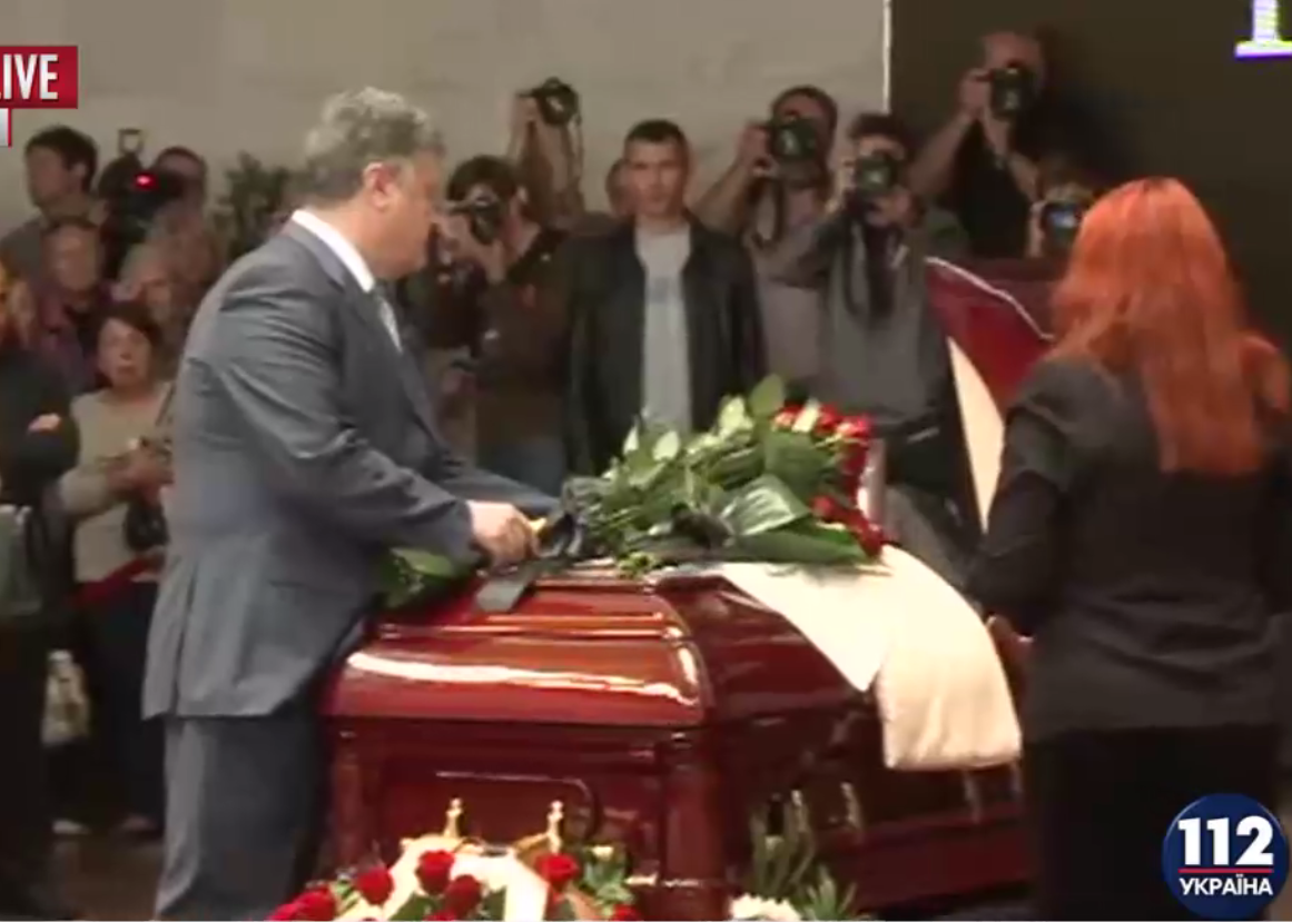 Порошенко прибыл в Украинский дом на церемонию прощания с Павлом Шереметом