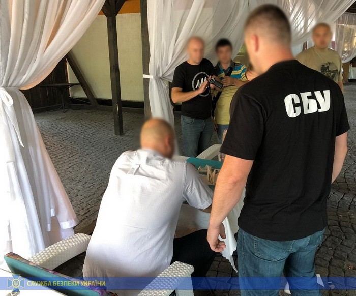 Председателя общественного совета при Житомирской ОГА задержали за вымогательство 30 тыс. долл. (ФОТО)