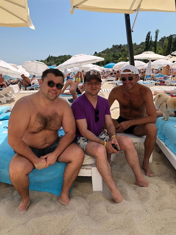 Президент на пляже: Зеленский похвастался фотографией с отдыха в Одессе (ФОТО)