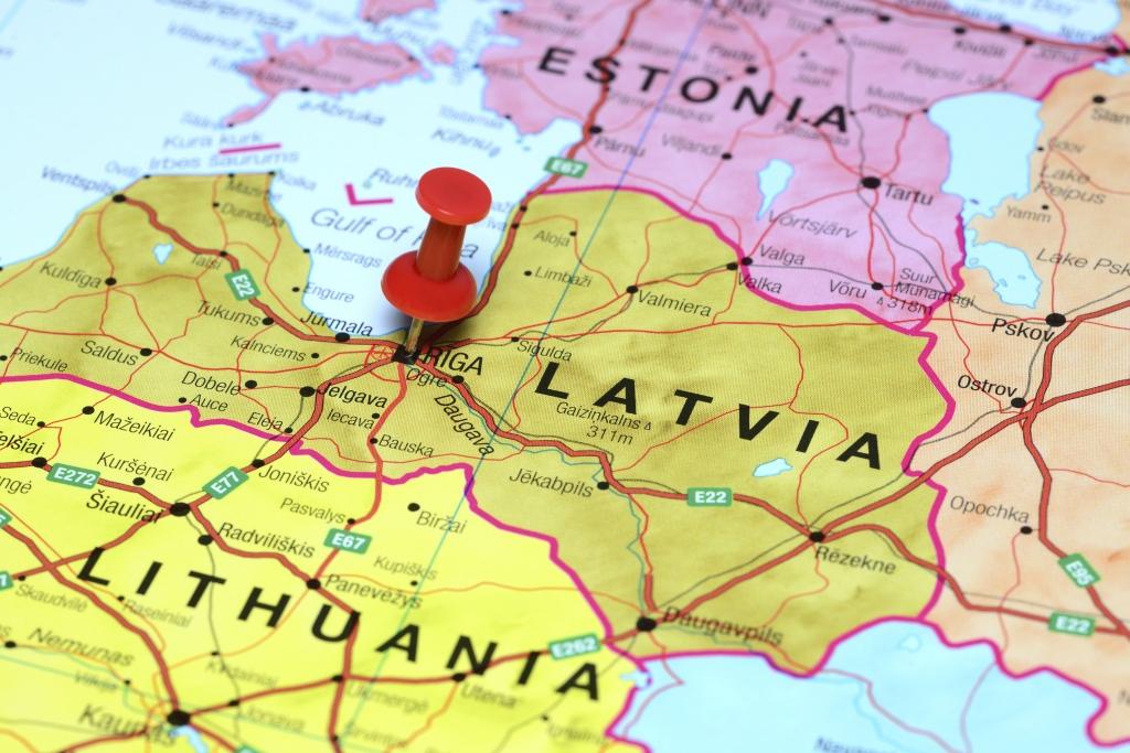 Прибалтика: Как сохранить политическую стабильность под боком у России