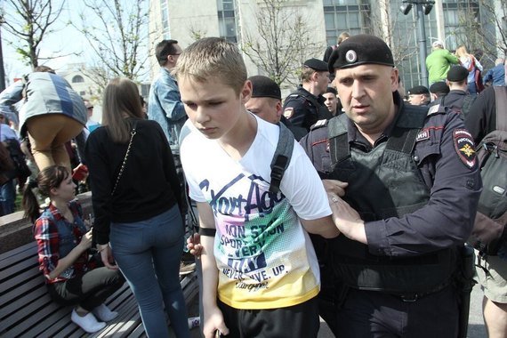 Протесты в России, обострение ситуации на Донбассе и открытие Евровидения-2018: Главное за выходные