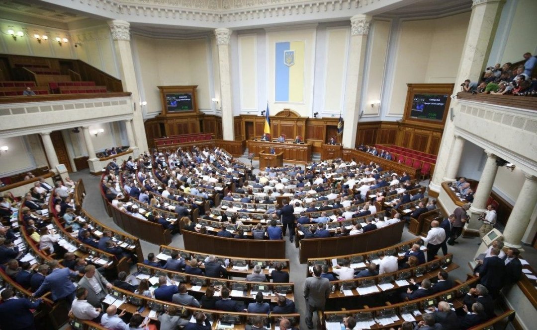 Рада приняла закон о защите потребителей финансовых услуг
