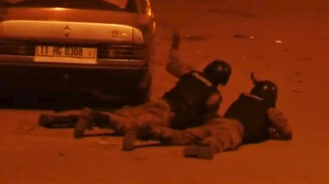 Штурм отеля в столице Буркина-Фасо завершен: 126 заложников освобождены, из них 33 ранены