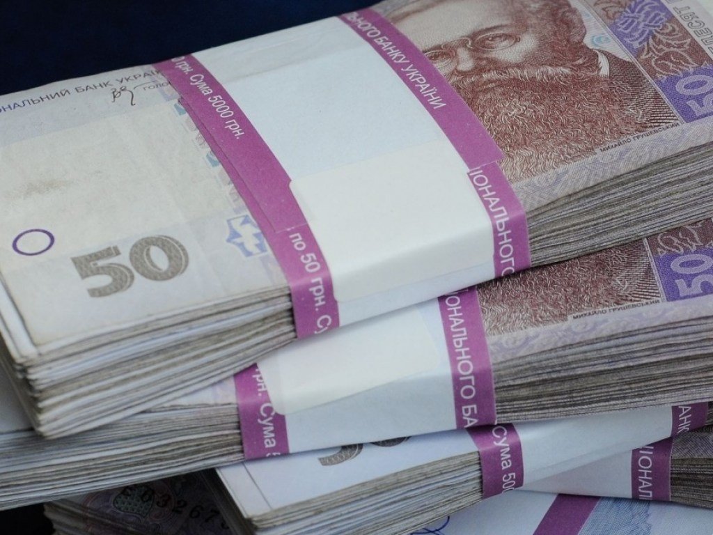 Сколько будут зарабатывать руководители таможни и налоговой