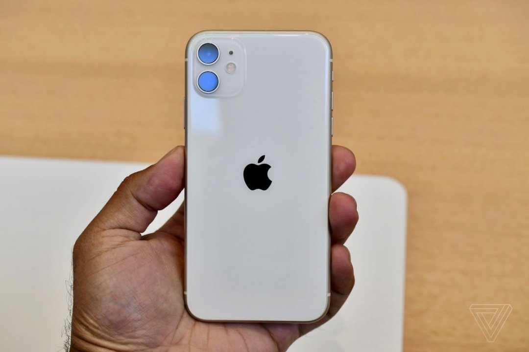 Стали известны цены на новинки Apple в Украине