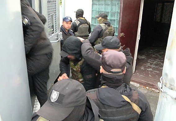 Суд арестовал подозреваемых в причастности к взрывам возле посольств, осквернения синагоги в Умани и других резонансных преступлений