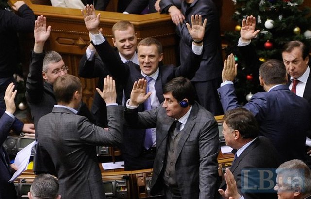 Суддя КСУ Микола Мельник: Конституційний суд піддав сумніву правомірність Революції гідності