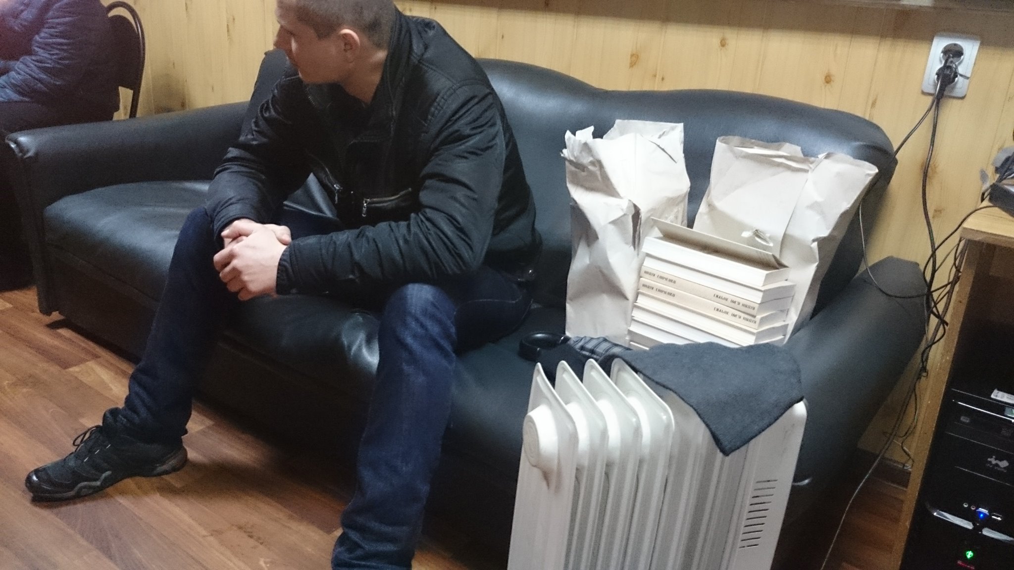 У сестры Савченко изъяли 24 книги авторства украинской летчицы на российской границе