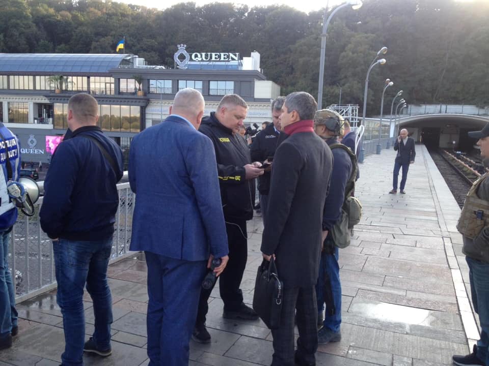 Угрозы взорвать мост Метро и стрельба в Киеве: Полиция квалифицировала произошедшее как теракт