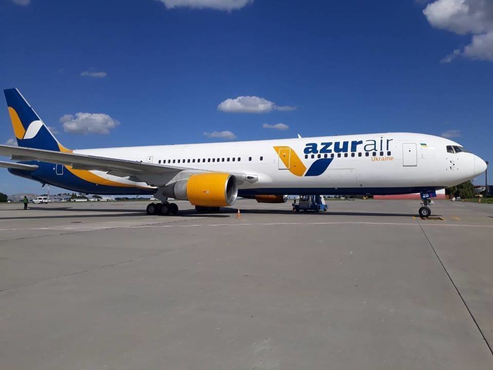 Украина разрешила Azur Air Ukraine рейсы в Турцию, Доминикану, Таиланд и на Кубу