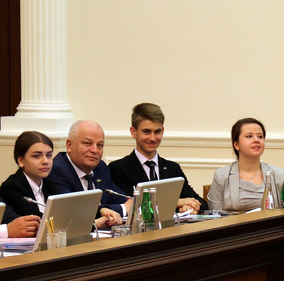 Украинцы просто путешествуют: Гройсман ответил на вопрос девочки об эмиграции