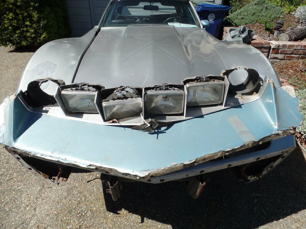 Уникальный экземпляр Chevrolet Corvette продают на онлайн-аукционе eBay (ФОТО)