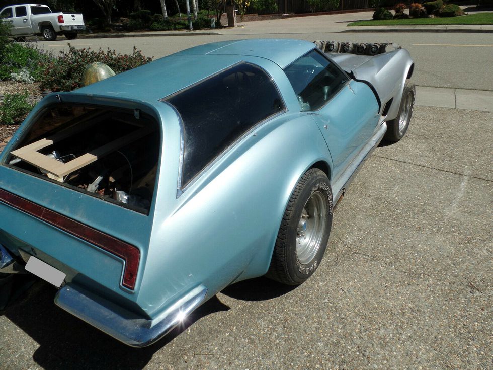 Уникальный экземпляр Chevrolet Corvette продают на онлайн-аукционе eBay (ФОТО)