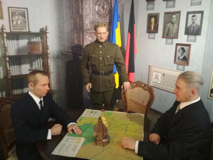 Уникальный музей с реалистичными фигурами украинских исторических деятелей открылся в Киеве (ФОТО, ВИДЕО)