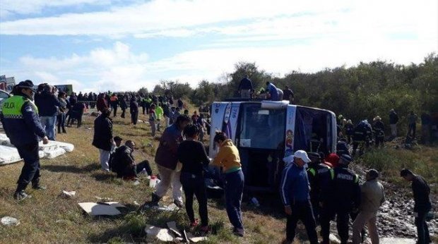В Аргентине перевернулся автобус с туристами: погибли 15 человек