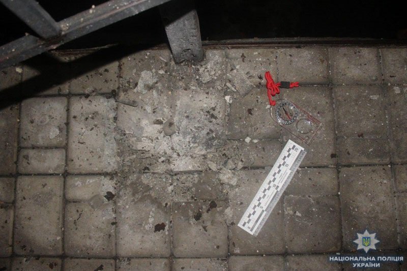 В Авдеевке возле магазина произошел взрыв