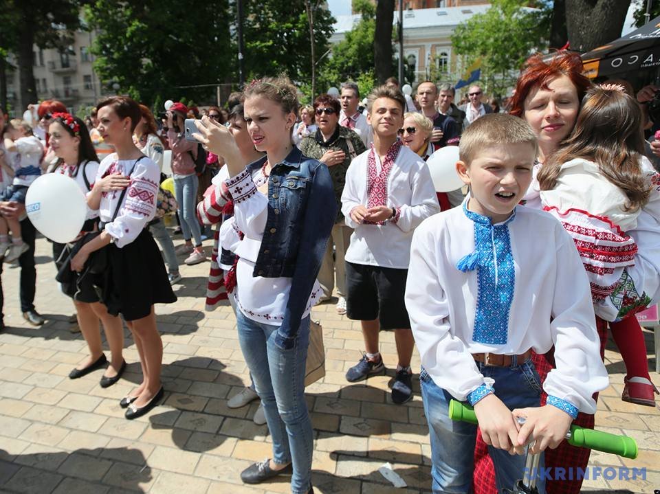 В центре Киева проходит Мегамарш вышиванок