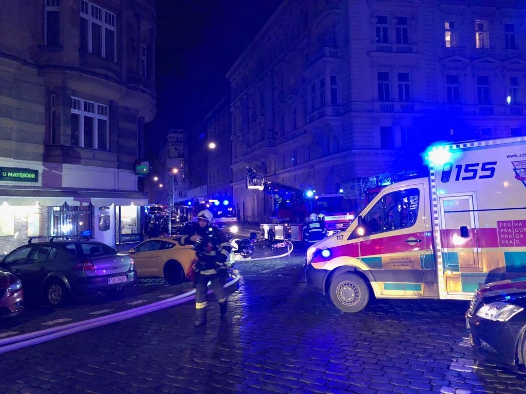В центре Праги горел отель: два человека погибли, девять пострадали