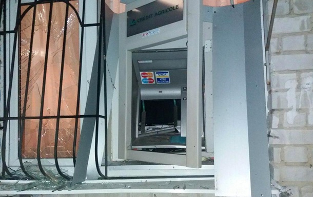 В Днепропетровской области взорвали банкомат и украли деньги
